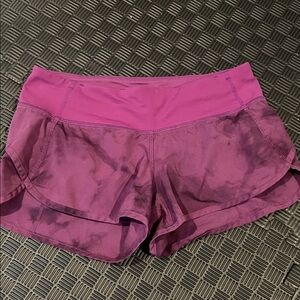 Women's Purple Spray Dye Dewberry lululemon speed ups low rise size 2